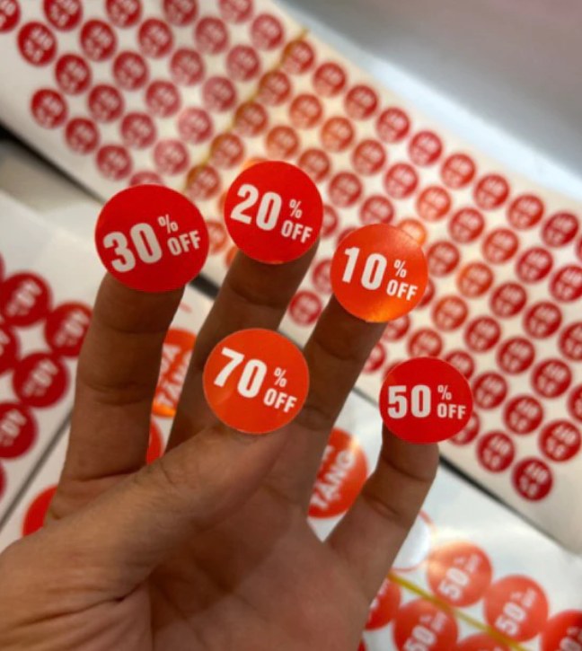 Tờ sticker giảm giá tròn màu đỏ